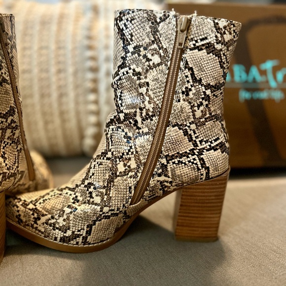 DIBA. True ankle boot size 9 - Picture 4 of 6